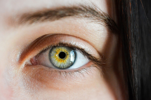 Visual supporting eye health tips and treatments discussed in Kenia Eye Hospital blog post