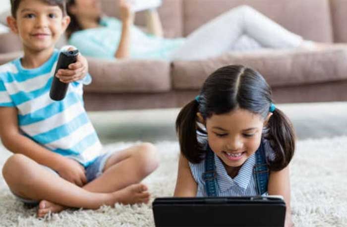Illustration highlighting the impact of prolonged screen time on eye health and ways to reduce strain